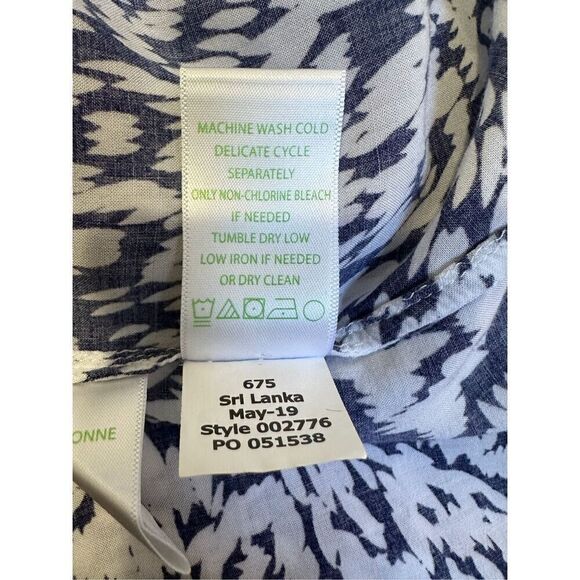 Lilly Pulitzer women’s navy blue peacock button front blouse size L #38-1692 - Picture 5 of 6